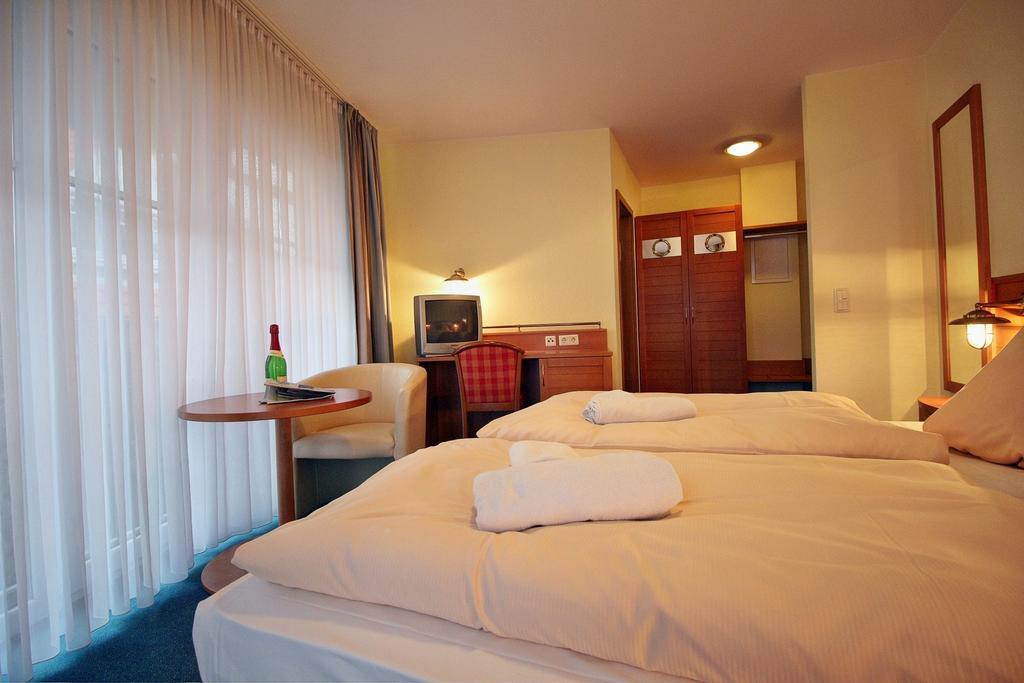 Haus Weida Hotel เบรเกอ ห้อง รูปภาพ